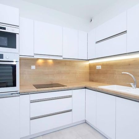 Apartment In Bratislava With Free Parking 外观 照片