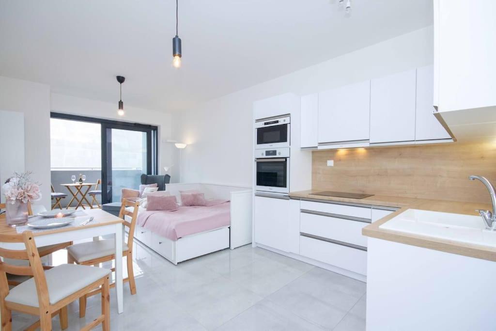Apartment In Bratislava With Free Parking 外观 照片
