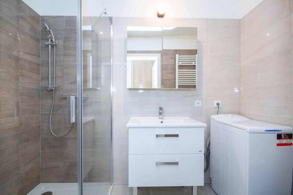 Apartment In Bratislava With Free Parking 外观 照片