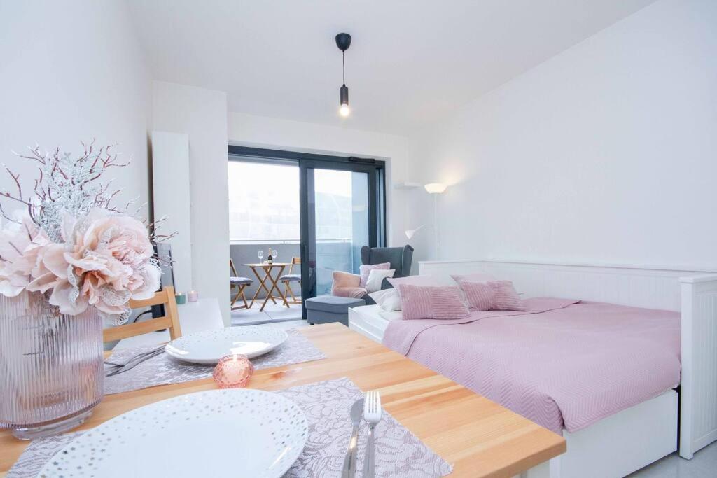 Apartment In Bratislava With Free Parking 外观 照片